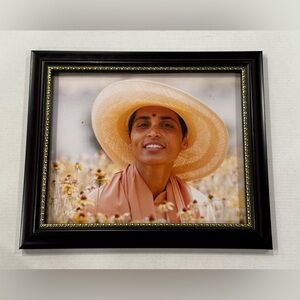 Gurumayi Chidvilasananda Framed Photo Photograph Field Of Flowers Siddha Yoga